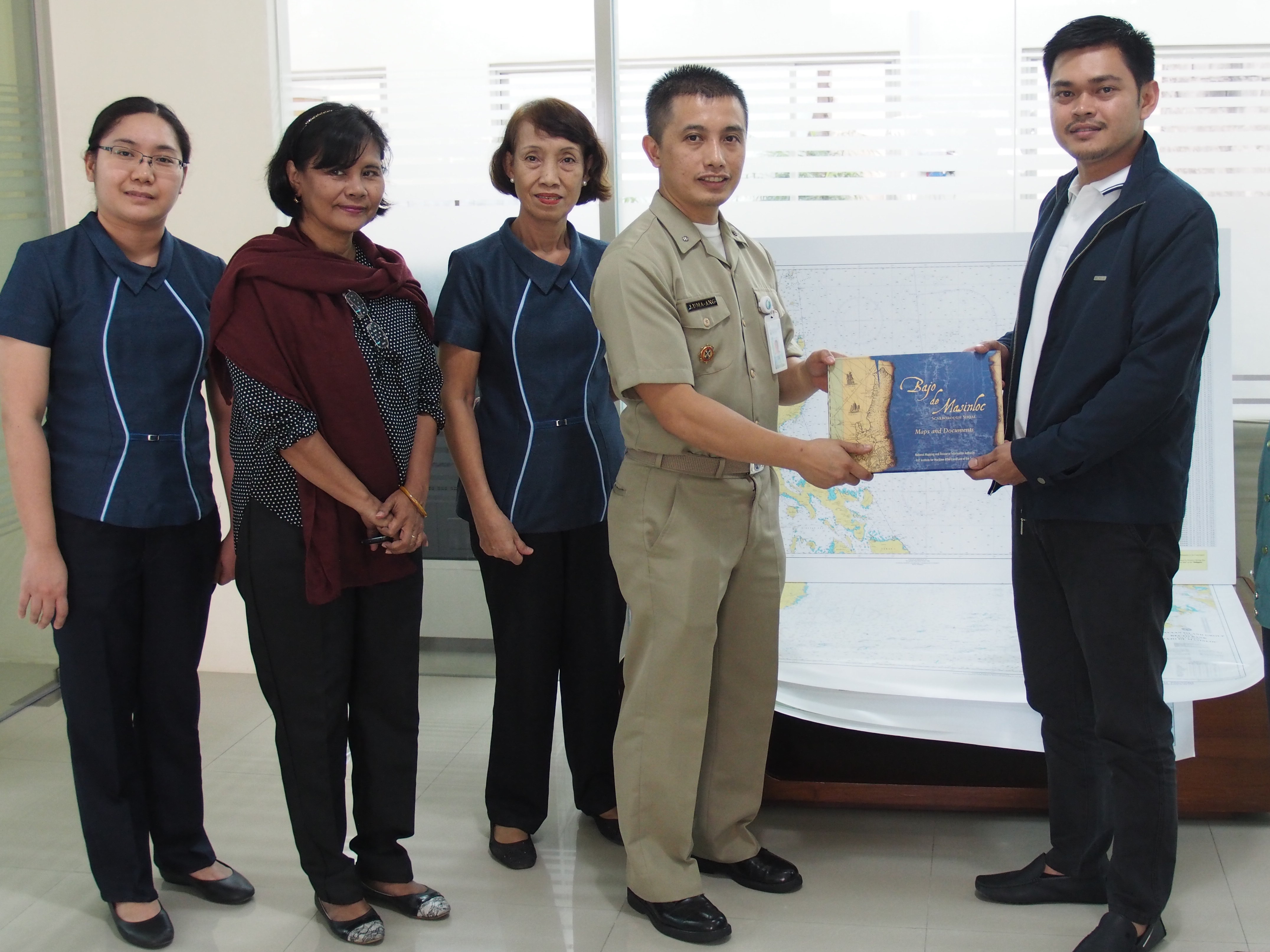 Hydrography Branch distributes maps to National Library
